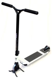 Invert Supreme FS2 Scooter White/Black